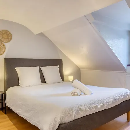 Nahiba Votre F2 Avec Vue Sur Vieux-marché