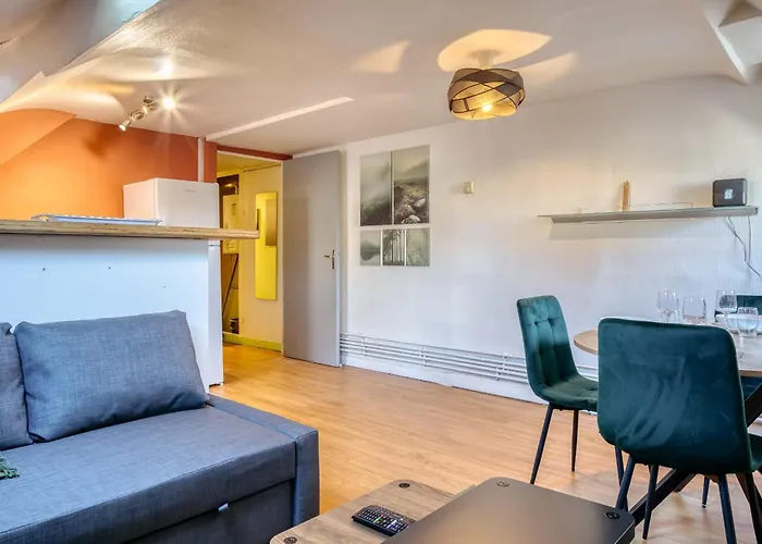 Nahiba Votre F2 Avec Vue Sur Vieux-marche