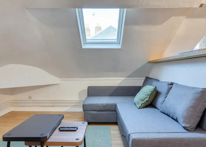 Nahiba Votre F2 Avec Vue Sur Vieux-marché * Ruan