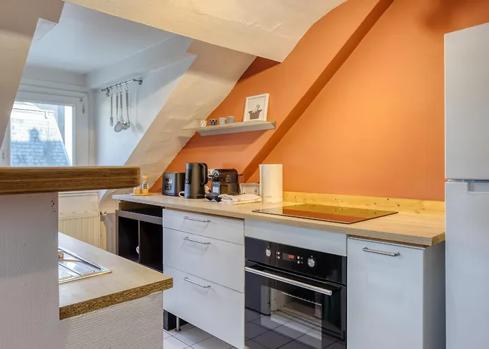 Nahiba Votre F2 Avec Vue Sur Vieux-marche Appartement