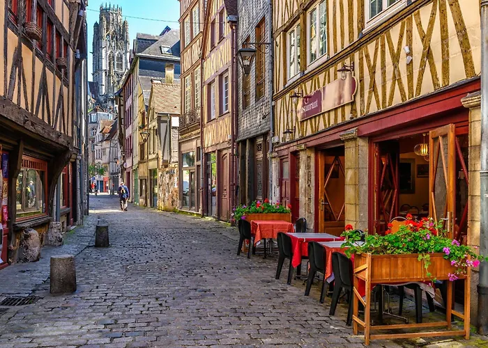 Nahiba Votre F2 Avec Vue Sur Vieux-marché